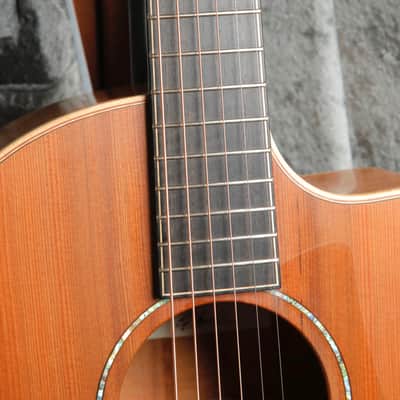 Lowden F-35c Redwood/Tasmanian Blackwood Acoustic Guitar Pre-Owned image 5