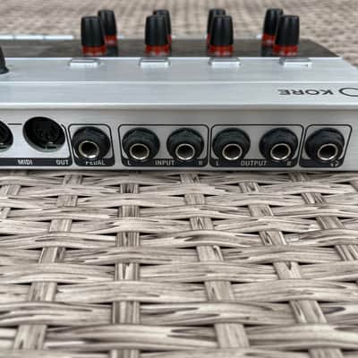 Native Instruments Kore + guitar rig + komplete 4 software 00s Silver image 4