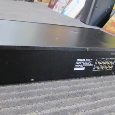 Yamaha EQ-70 20 Band Stereo Equalizer, Natural Sound, Back Lit Controls, 120/220 Volt, Ex Sound, JAP image 3