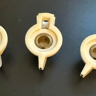 Bulgin Vintage chicken head amp knobs 6mm [Set of 3] 60s - White image 4
