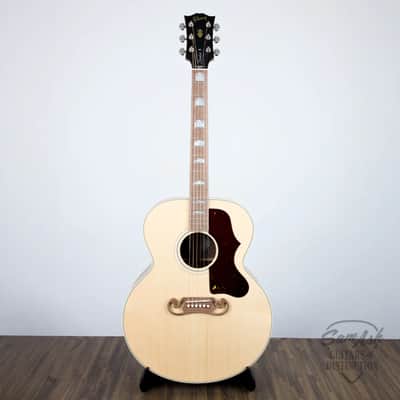 Gibson SJ 200 Studio Walnut Natural image 3
