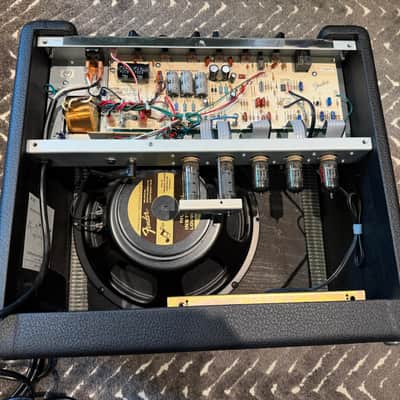 Fender Blues Junior 15-Watt 1x12" Tube Guitar Combo 2002 - Black image 5