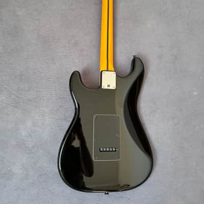Squier Vintage Modified '70s Stratocaster with Maple Fretboard 2012 - Black image 3