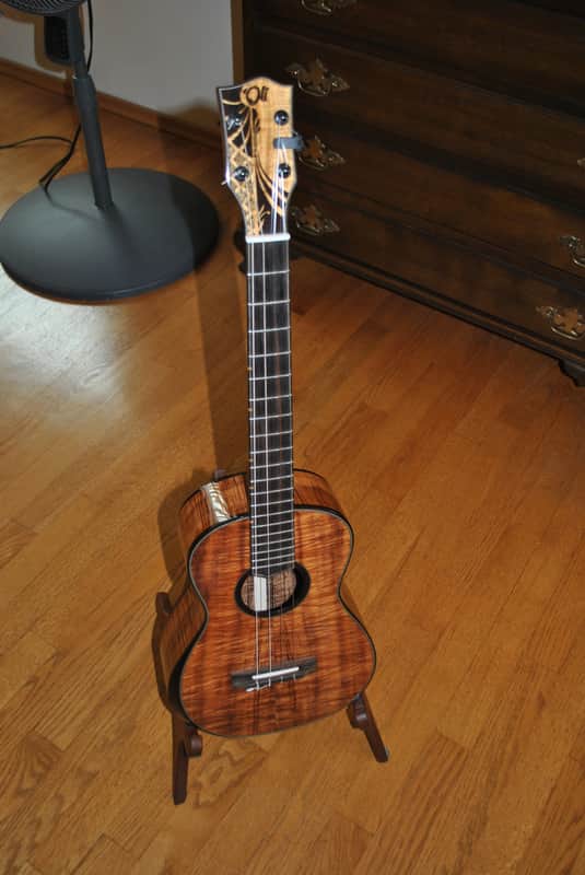 'Oli L2-BK master grade koa baritone ukulele w/Crossrock fiberglass case image 1
