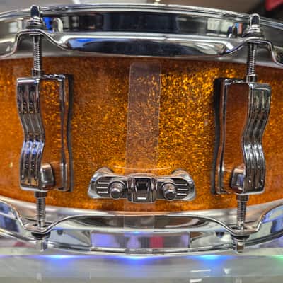 Ludwig LS401 Classic Maple 5x14" Snare Drum - Gold Sparkle image 3