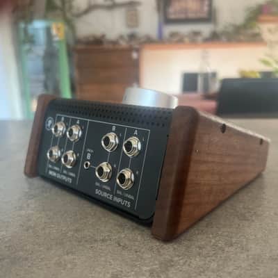 Mackie Big Knob Passive Walnut Cheeks image 5