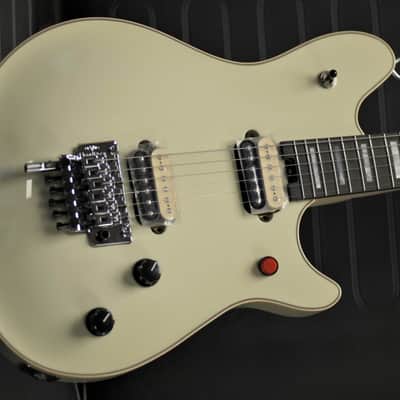 EVH Wolfgang® USA Edward Van Halen Signature - Ivory(1) image 3