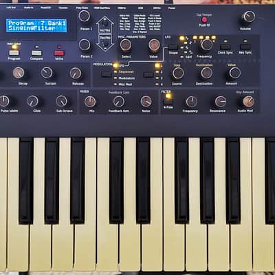 Dave Smith Instruments Mopho SE 42-Key Monophonic Synthesizer 2014 - 2016 - Black with Wood Sides