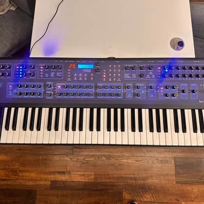 Dave Smith Instruments Poly Evolver 61-Key 4-Voice Polyphonic Synthesizer 2005 - 2011 - Blue with Wood Sides