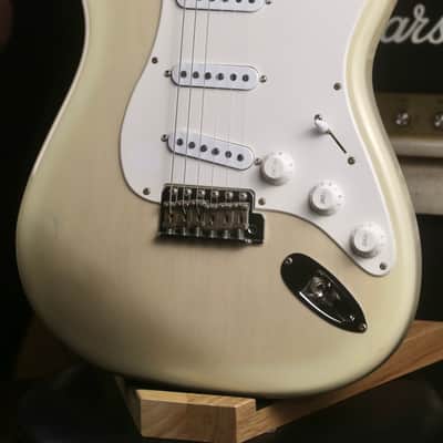1997-2000 Fender Stratocaster ST-57, Crafted in Japan - Vintage Blonde image 3