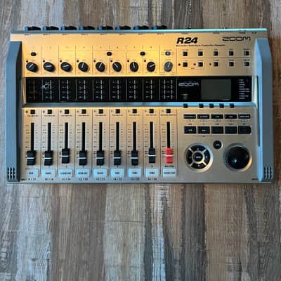 Zoom R24 USB Audio Interface / Digital Multitrack Recorder / Control Surface 2010s - Silver image 1