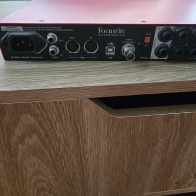 Focusrite Scarlett 18i20 2nd Gen USB Audio Interface 2016 - 2018 - Red / Black image 2