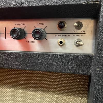 1960's Airline 62-9015A - 20 Watt Tube Combo Amp image 3