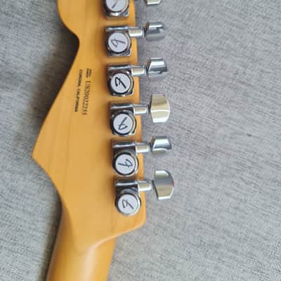 Fender American Ultra Stratocaster with Maple Fretboard 2019 - 2021 Mocha Burst image 9