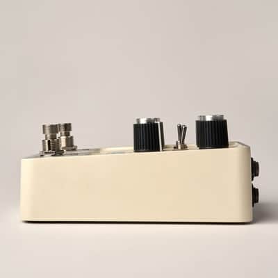 Universal Audio UAFX Astra Modulation Machine Pedal (B-STOCK) image 6