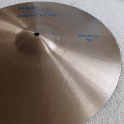 18” Paiste 602 Blue Label Medium - 1711 grams image 5