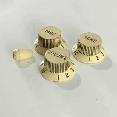 Three Aged White Relic Genuine Fender Knobs Strat Guitar Vintage Reissue 3 Spoke image 3