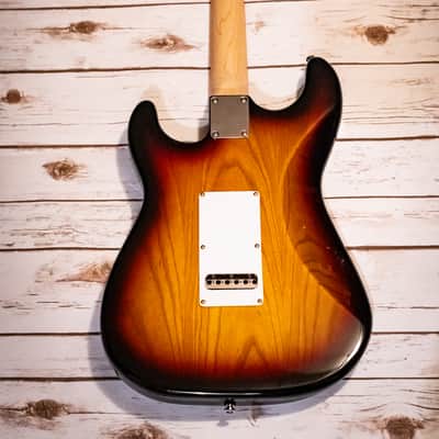 G&L Tribute Legacy 2007 - Sunburst image 7