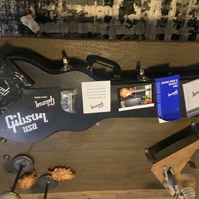Gibson Les Paul Classic 2022 Cherry Burst Upgraded Locking Tuners Upgraded Gibson case image 20