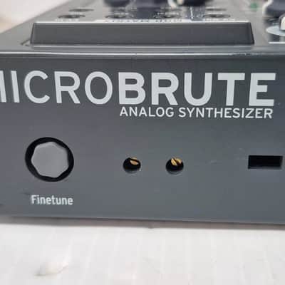 Arturia MicroBrute 25-Key Synthesizer 2014 - Present - Black image 18