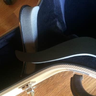 Hofner Jazzica Carved Top Jazz Guitar w/ Hardshell case- German made, very acoustically resonant image 14