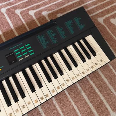 Yamaha PSR 6 FM Synthesizer Piano Keyboard image 3