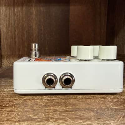 Electro-Harmonix Canyon 2017 - Present White image 2