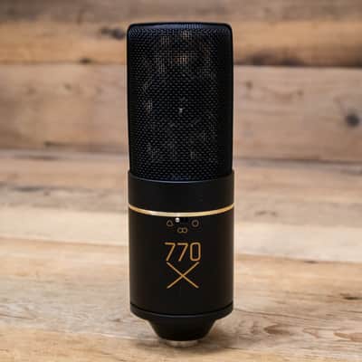 B-Stock MXL 770x Multi-pattern Condenser Microphone Package with Shock & Cable image 2