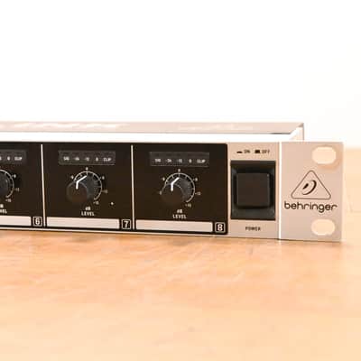 Behringer ULTRALINK DS2800 2-Input 8-Output Distribution Splitter CG01Z31 image 2