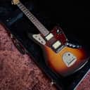 Fender Kurt Cobain Jaguar w/ Hard Case 3-Color Sunburst