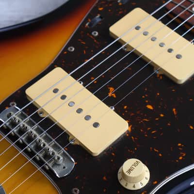2012 Fender Japan JM66 '66 Reissue Jazzmaster (Sunburst) image 5
