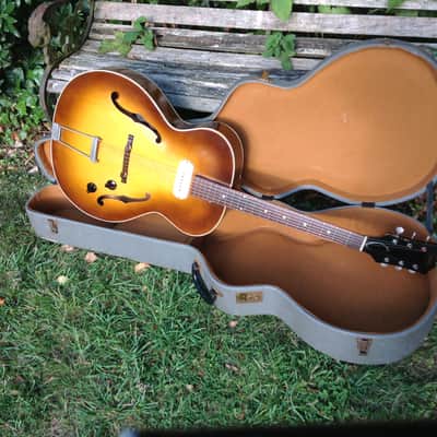 Guild X 50 1956 Sunburst image 1