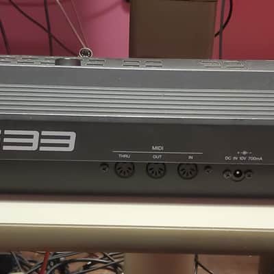 Yamaha TG33 FM AWM Vecor Synthesizer desk-top image 3