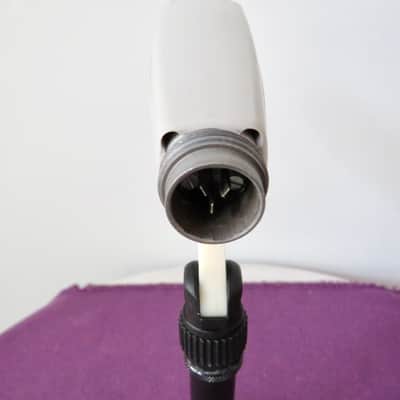Sennheiser MD 421-2 Cardioid Dynamic Microphone image 8