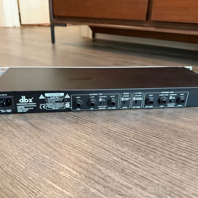 dbx 223s Stereo 2-Way/Mono 3-Way Crossover 2010s - Silver image 4