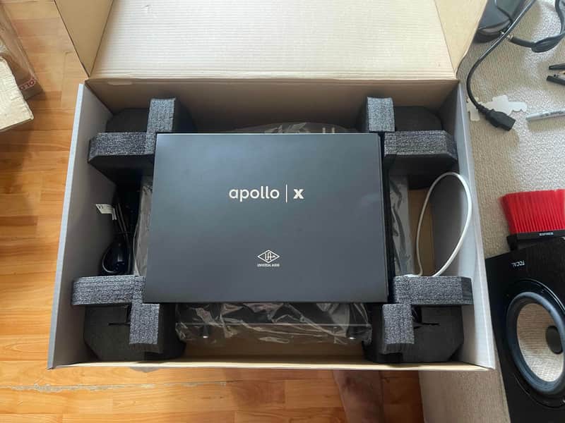 Universal Audio Apollo x8 Thunderbolt 3 Audio Interface
