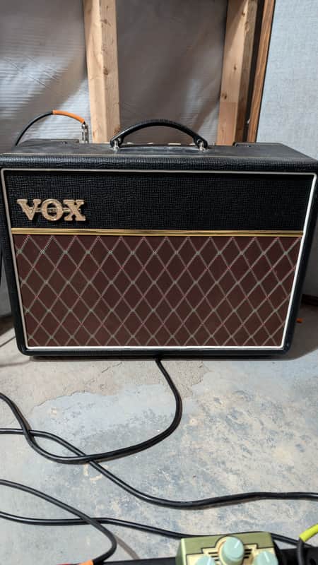 Vox AC10C1 Custom 10-Watt 1x10" Guitar Combo 2015 - 2019 - Black image 1