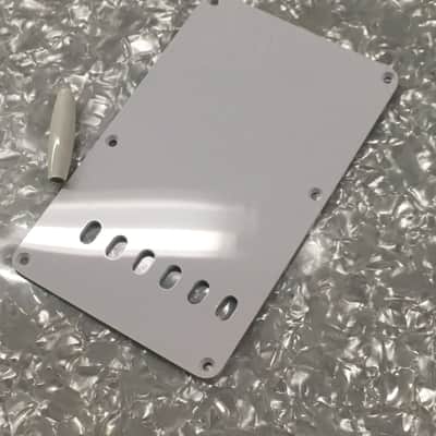 Fender USA Vintage NOS White No Relic Tremolo Cover Strat Back Plate Single Ply image 3