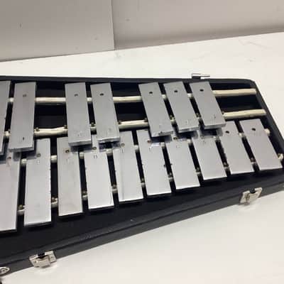 Jenco 1 1/2” Wide Bar Glockenspiel 2.5 Octaves in Case G-C image 7