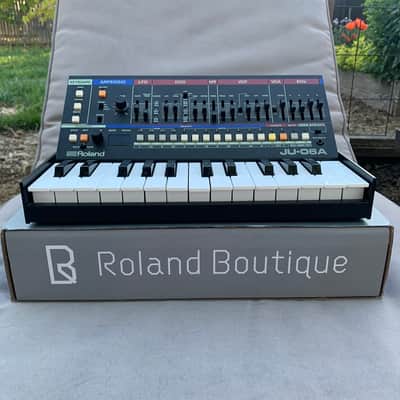 Roland JU-06A Boutique Series Synthesizer Module with K-25m Keyboard 2019 - Present - Black image 1