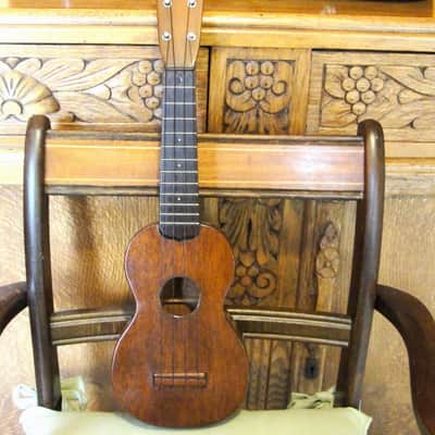 1950s C.F Martin Style 0 Soprano Ukulele with case image 3