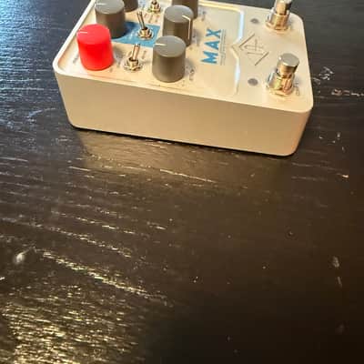 Universal Audio Max Preamp & Dual Compressor 2023 - Present - Silver image 4