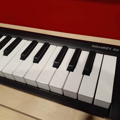 Korg microKEY Air 25-Key Bluetooth/USB MIDI Controller image 2