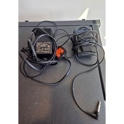 Technics SX-P30 - Digital Pianos - Black - Excellent w/ Power Supply & sustain pedal image 5
