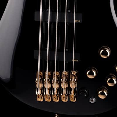 Yamaha NNBE2 Nathan East Signature 5-String Electric Bass Black with Case image 4