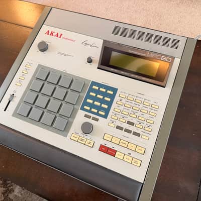 Immagine Akai MPC60 Drum Sampler MPC 60 w/ Memory Expansion and Upgrades - 18