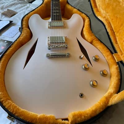 Gibson Custom Shop Dave Grohl Signature DG-335 Limited Edition 2025 - Alpine White #45 of 50 image 1