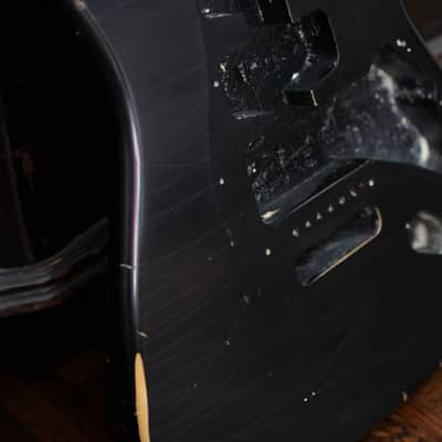 Allparts Stratocaster Body Black Aged Relic Nitrocellulose Lacquer Fender Licensed Strat image 11