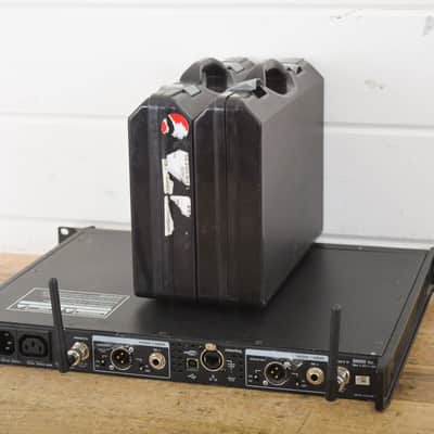 Shure UR4D Dual Wireless Receiver L3 Band w/ UR2 Handheld (church owned) CG00F2V image 7