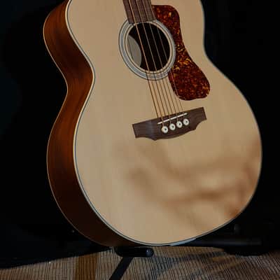 Guild B-240EF Fretless Acoustic Bass – Natural image 4